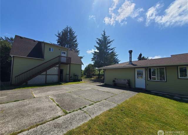 Property at 248 Ensign Ave NW, Ocean Shores, WA 98569, 3 beds, 1 bath