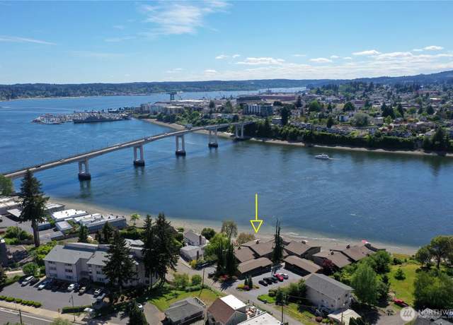 Property at 1311 Marlow Ave Unit C-2, Bremerton, WA 98310, 3 beds, 2 baths