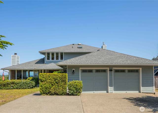 Property at 8082 Daniel Pl NW, Silverdale, WA 98383, 4 beds, 3 baths