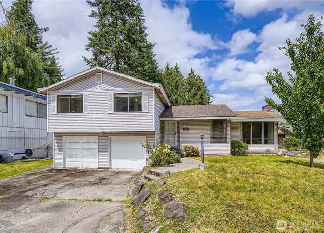 Property at 2708 NE 106th Pl, Seattle, WA 98125, 3 beds, 2.5 baths
