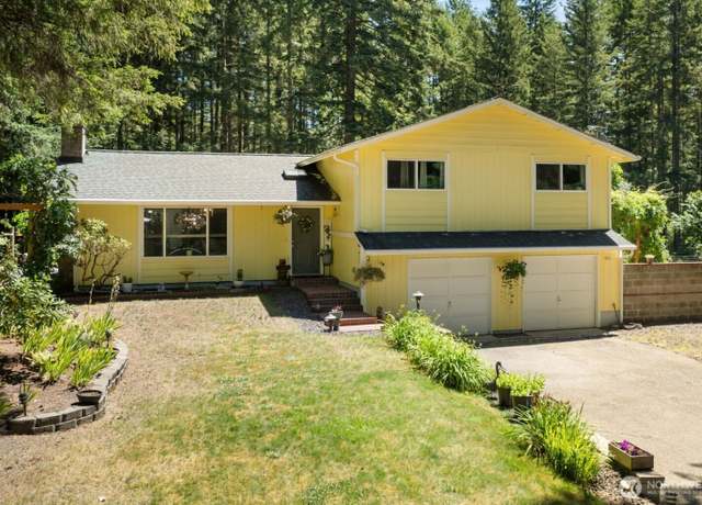 Property at 12055 Oakridge Dr SW, Port Orchard, WA 98367, 4 beds, 3 baths