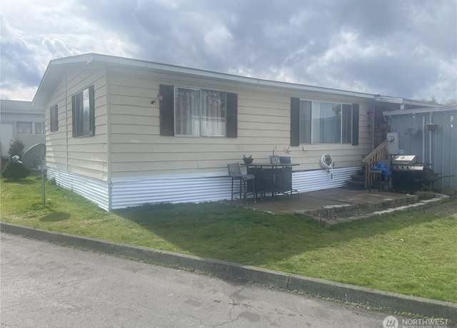 Property at 16308 B St E #16, Tacoma, WA 98445, 3 beds, 2 baths
