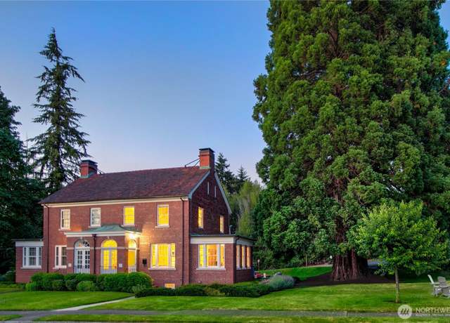 Property at 4404 Montana Cir W, Seattle, WA 98199, 3 beds, 2.5 baths
