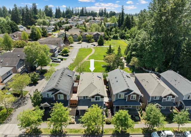Property at 2012 124th Pl SE, Everett, WA 98208, 3 beds, 2.5 baths