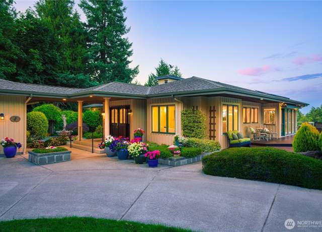 Property at 7001 Palm Ln, Anacortes, WA 98221, 4 beds, 2.5 baths