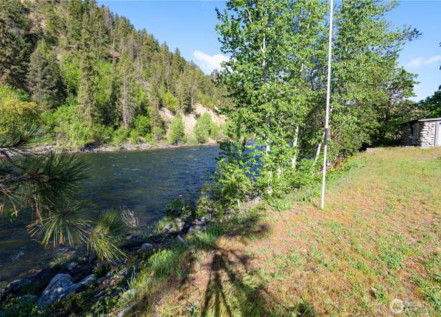 Property at 8829 Josephine Ave, Dryden, WA 98821