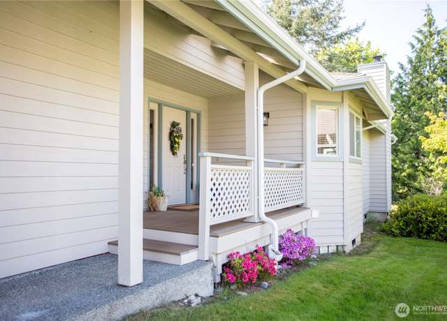 Property at 2016 Creekside Ln, Anacortes, WA 98221, 3 beds, 2 baths