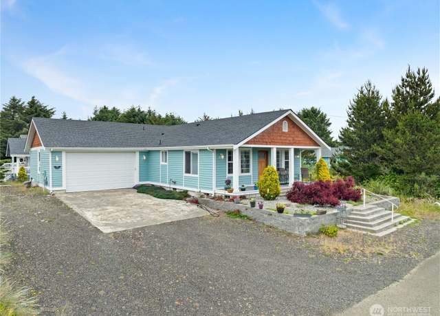 Property at 198 Clover St NW, Ocean Shores, WA 98569, 2 beds, 2 baths