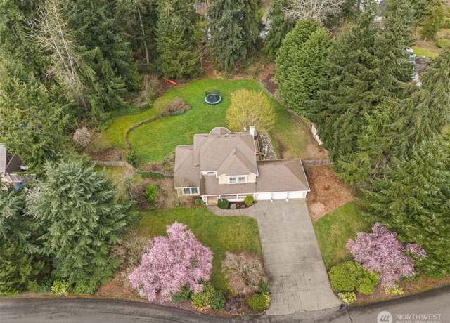 Property at 11312 134th Avenue Ct E, Puyallup, WA 98374, 4 beds, 3.5 baths