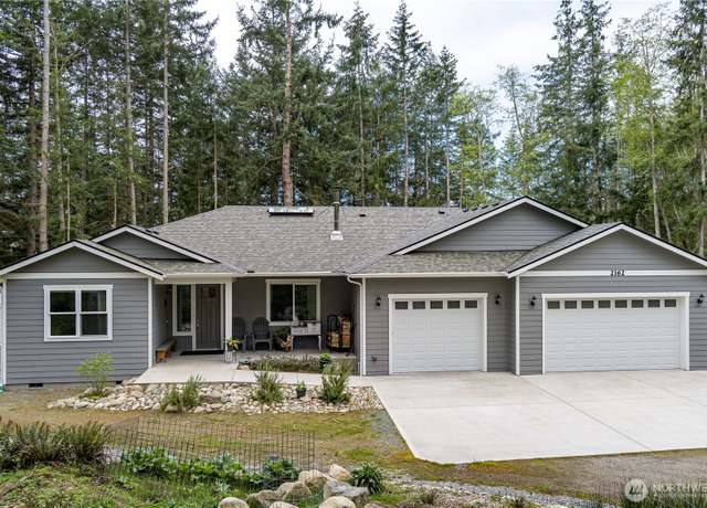 Property at 2162 Middle Dr, Freeland, WA 98249, 4 beds, 2.5 baths