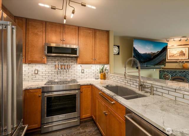Property at 3435 California Ave SW #405, Seattle, WA 98116, 1 bed, 1 bath