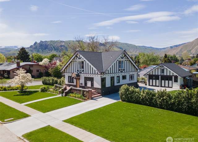 Property at 124 S Franklin Ave, Wenatchee, WA 98801, 4 beds, 2.5 baths