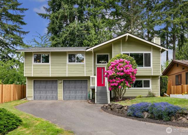 Property at 11737 5th Ave NE Unit B, Seattle, WA 98125, 4 beds, 2.5 baths