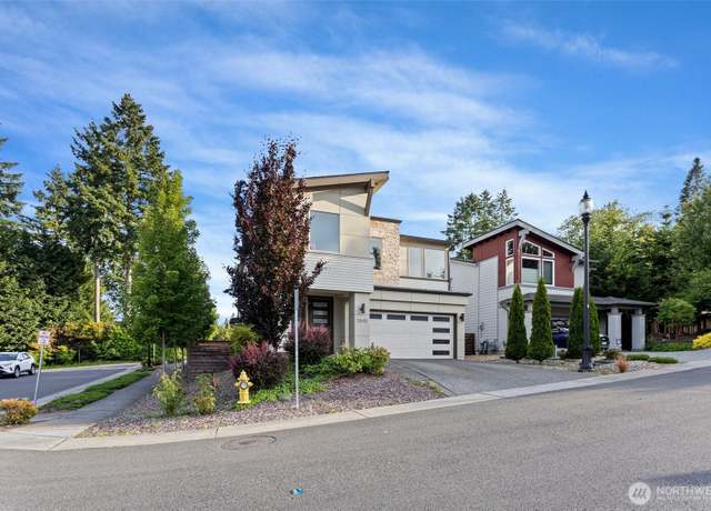 Property at 13695 NE 100th Ct, Kirkland, WA 98033, 4 beds, 2.5 baths