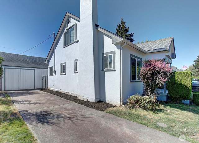 Property at 421 24th Ave, Longview, WA 98632, 3 beds, 1 bath