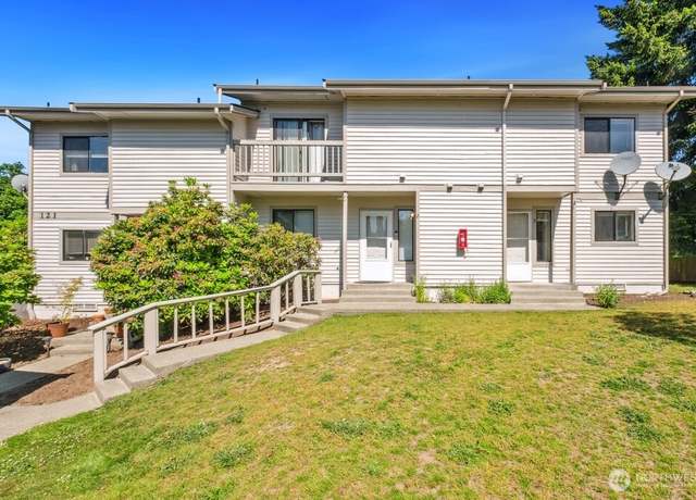 Property at 121 Union Ave NE, Renton, WA 98059, 6 beds, 4.5 baths
