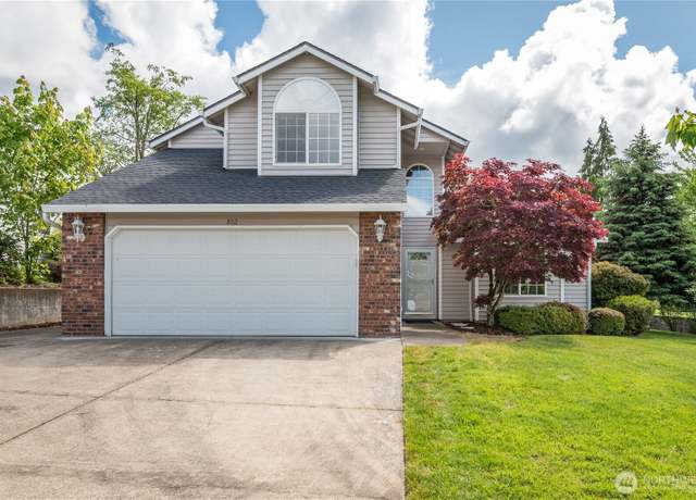 Property at 802 Edinburgh Ct, Kelso, WA 98626, 3 beds, 2.5 baths