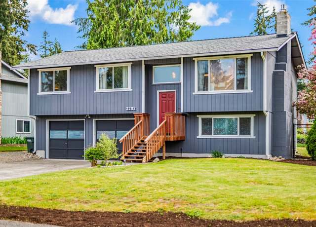 Property at 2202 28th Ave SE, Puyallup, WA 98374, 3 beds, 1.5 baths