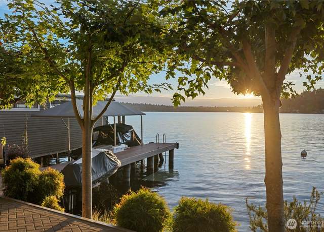 Property at 3711 Lake Washington Blvd N, Renton, WA 98056, 3 beds, 2.5 baths