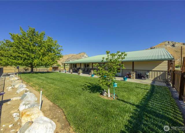 Property at 1813 Howard Flats Rd, Chelan, WA 98816, 4 beds, 3 baths