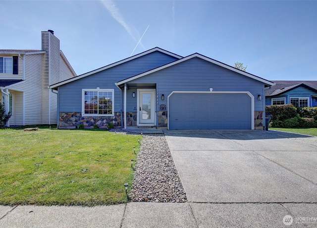 Property at 1807 NW 3rd St, Battle Ground, WA 98604, 4 beds, 2 baths