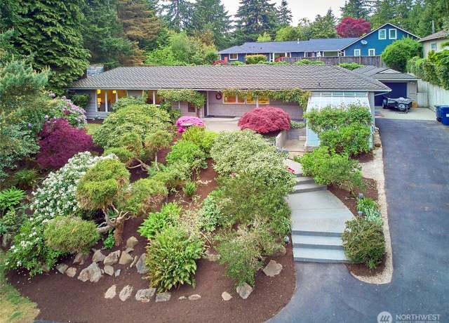 Property at 2118 SW 170th St, Burien, WA 98166, 3 beds, 2.5 baths