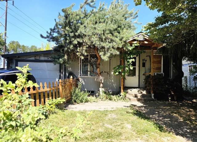 Property at 217 25th Ave, Longview, WA 98632, 2 beds, 1 bath