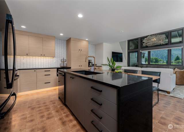 Property at 1 Yacinde Ct Unit C4, Manson, WA 98831, 3 beds, 2.5 baths