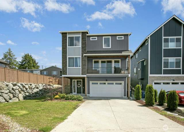 Property at 6725 43rd St NE, Marysville, WA 98270, 5 beds, 3.5 baths