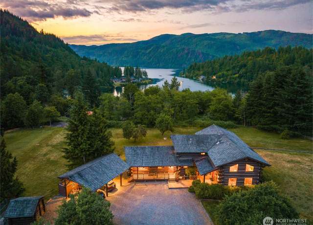 Property at 3130 S Bay Vista Dr, Sedro Woolley, WA 98284, 3 beds, 2 baths