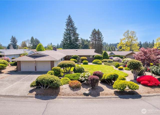 Property at 13815 SE 241st St, Kent, WA 98042, 4 beds, 2.5 baths
