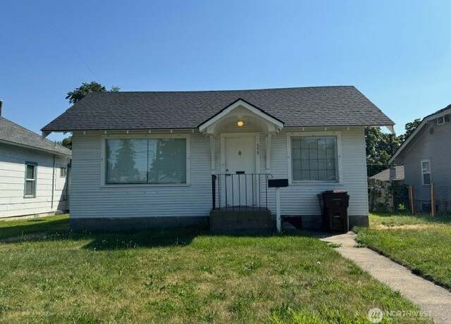 Property at 609 S 16th Ave, Yakima, WA 98902, 2 beds, 1 bath