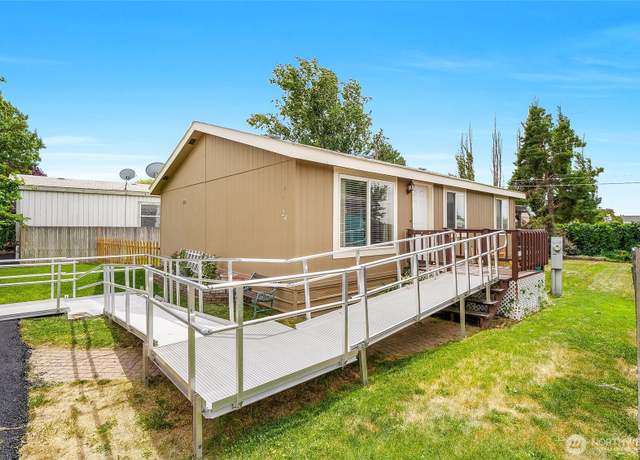 Property at 3211 W Wapato Dr #24, Moses Lake, WA 98837, 3 beds, 1.5 baths