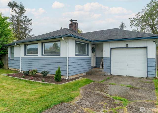 Property at 205 Harrison Ave, Centralia, WA 98531, 2 beds, 1 bath