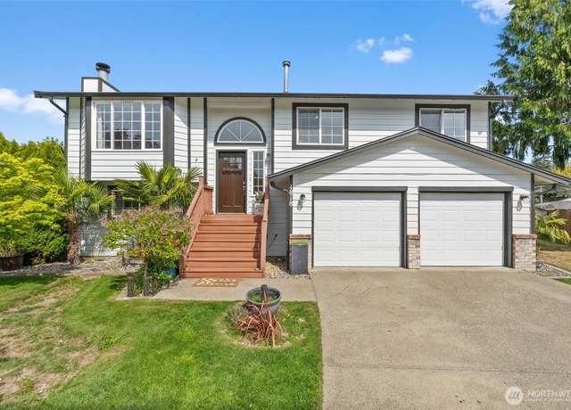 Property at 1818 Larkspur Ct SE, Puyallup, WA 98374, 4 beds, 2.5 baths