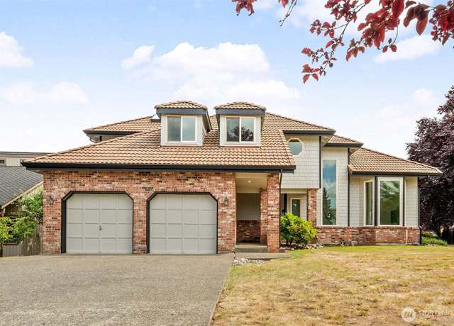 Property at 19724 Island Pkwy E, Lake Tapps, WA 98391, 3 beds, 2.5 baths