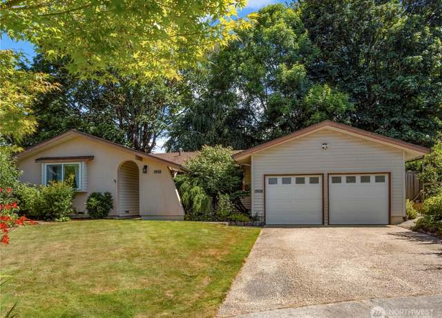 Property at 1908 SE 21st Pl, Renton, WA 98055, 3 beds, 2.5 baths