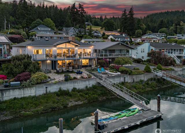 Property at 2240 Cove Dr, Oak Harbor, WA 98277, 2 beds, 3.5 baths