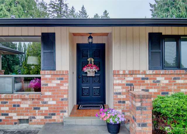 Property at 2820 Cherokee Ln, Mount Vernon, WA 98273, 3 beds, 2 baths