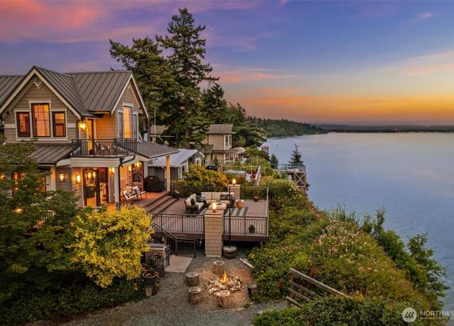 Property at 6117 39th Dr NW, Marysville, WA 98271, 5 beds, 4 baths