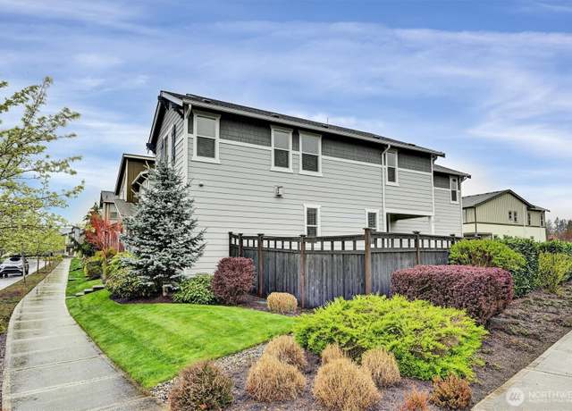 Property at 32898 Pine Ave SE, Black Diamond, WA 98010, 4 beds, 2.5 baths