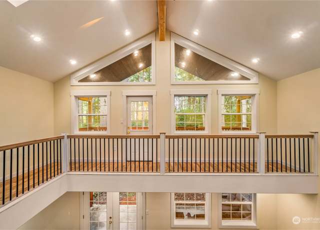 Property at 10514 Madrona Dr, Anderson Island, WA 98303, 3 beds, 3.5 baths