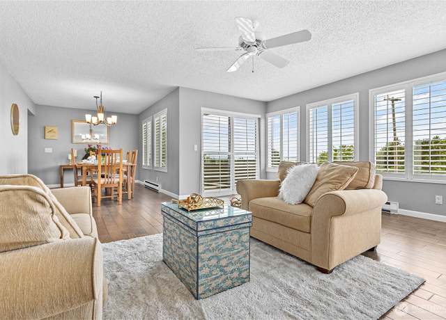 Property at 402 Boulevard #103, Bellingham, WA 98225, 2 beds, 2 baths