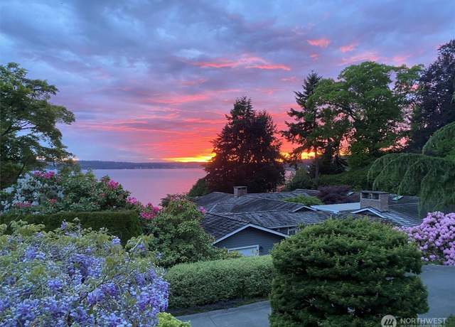 Property at 1054 Waverly Way, Kirkland, WA 98033, 4 beds, 3.5 baths