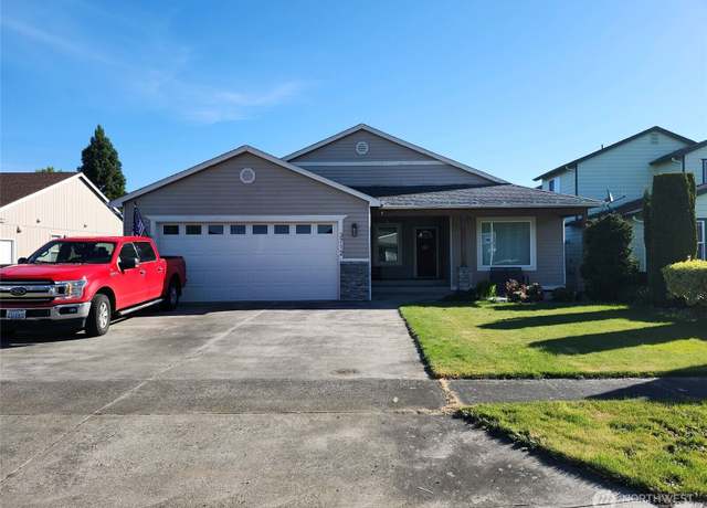 Property at 3712 Rosewood St, Longview, WA 98632, 3 beds, 2 baths