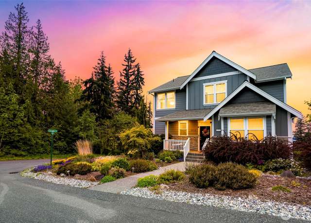 Property at 2014 39th St, Bellingham, WA 98229, 3 beds, 2.5 baths