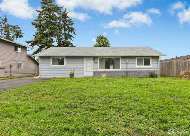 Property at 1979 Meridian St, Oak Harbor, WA 98277, 4 beds, 2 baths