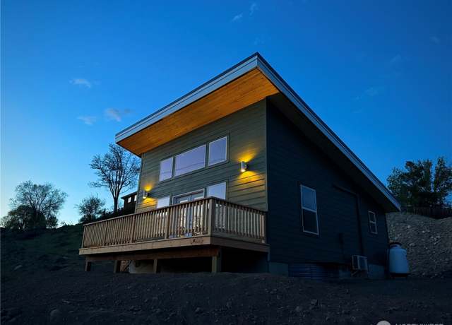 Property at 428 Castle Ave, Winthrop, WA 98862, 1 bed, 1 bath