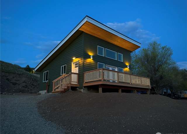 Property at 428 Castle Ave, Winthrop, WA 98862, 1 bed, 1 bath