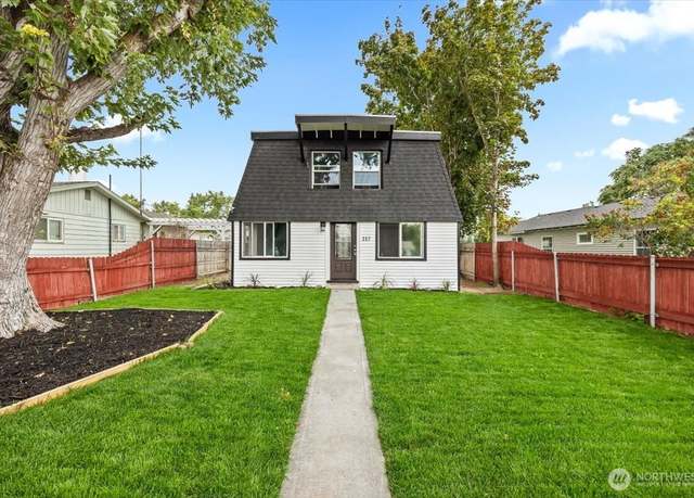Property at 217 Birch St, Burbank, WA 99323, 3 beds, 2 baths